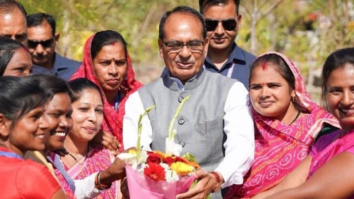 शिवराज का 'नारी शक्ति' मॉडल: मध्य प्रदेश, महाराष्ट्र से बिहार तक... भाजपा की बंपर जीत का 'मास्टर स्ट्रोक'