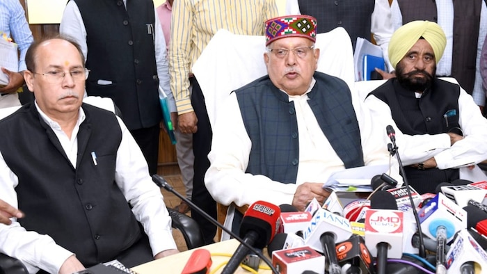 उत्तर प्रदेश सरकार के कृषि मंत्री सूर्य प्रताप शाही