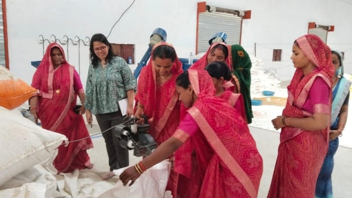 यूपी से जाने वालीं 14 लखपति दीदी केंद्रीय कृषि मंत्री शिवराज सिंह चौहान से मुलाकात करेंगी (File Photo)