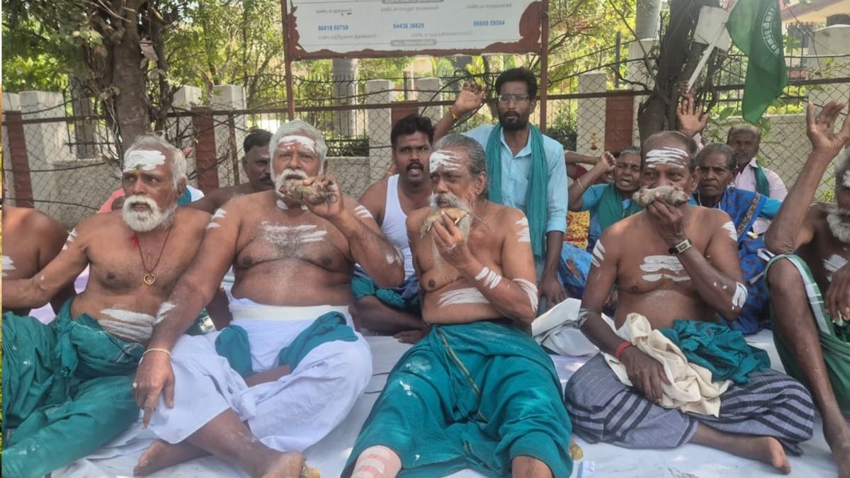 Trichy Farmers Protest