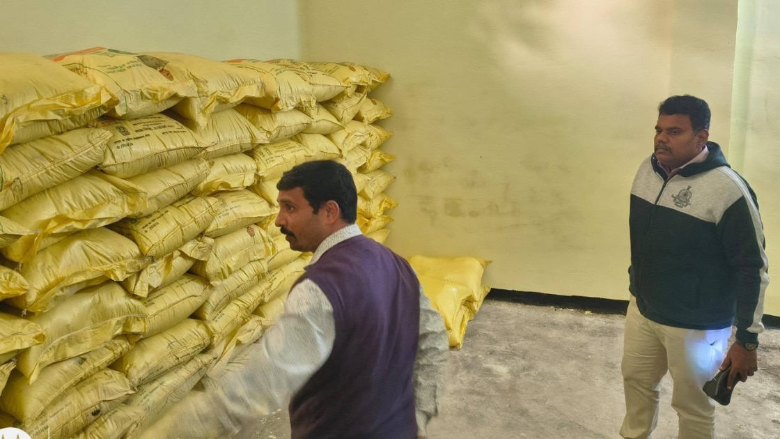 खाद की कालाबाजारी पर एफआईआर और सीधी प्रशासनिक कार्रवाई का प्रावधान