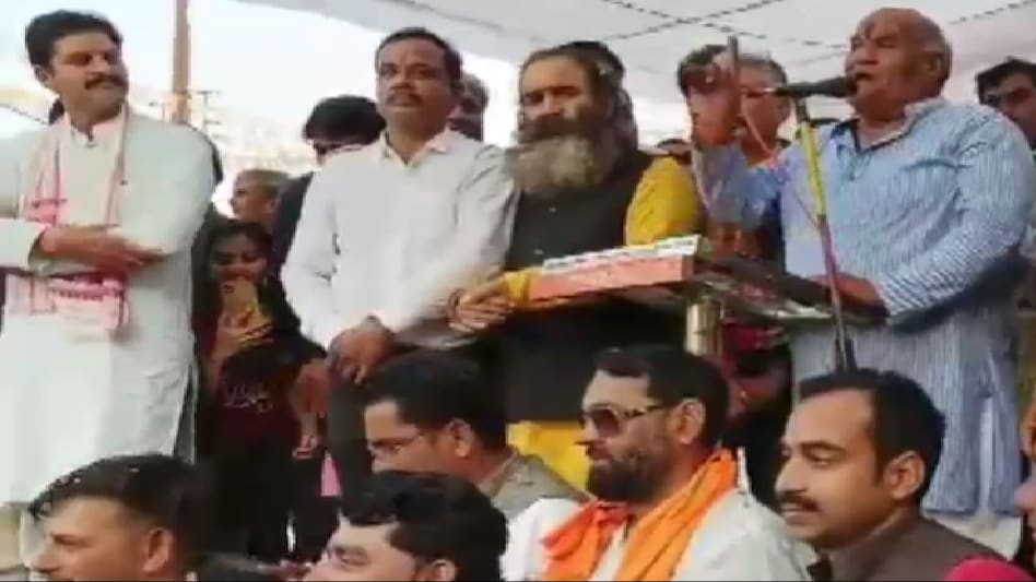 लाडली बहना योजना पर MP के मंत्री का विवादित बयान, कार्यक्रम में नहीं आईं तो नाम कटेगा लाडली बहना योजना पर MP के मंत्री का विवादित बयान, कार्यक्रम में नहीं आईं तो नाम कटेगा