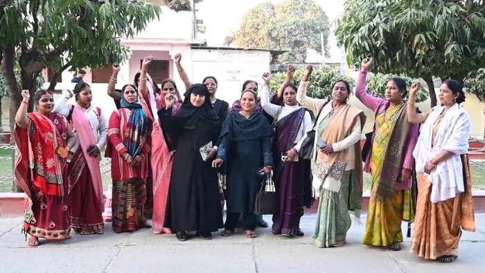 हर महीने लाख तक कमाने लगीं हैं लखपति दीदियां