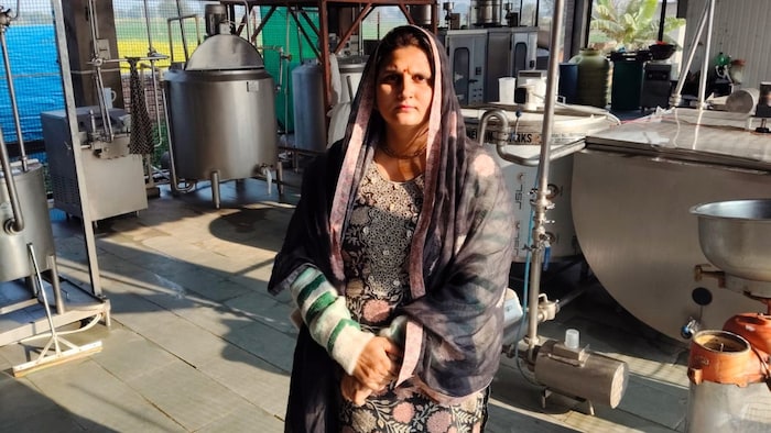 अलीगढ़ जनपद के इगलास क्षेत्र स्थित कलवारी गांव की पूजा चौधरी