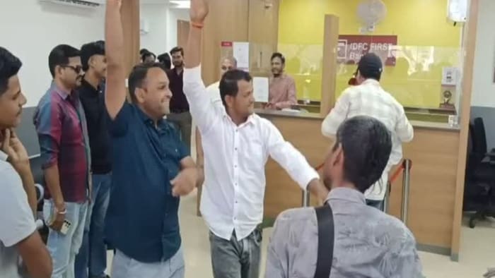 किसान का अनोखा विरोध