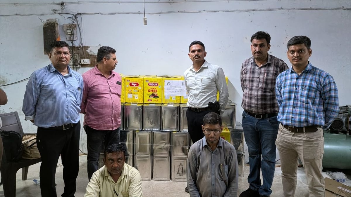 नकली देसी घी फैक्ट्री का भंडाफोड़