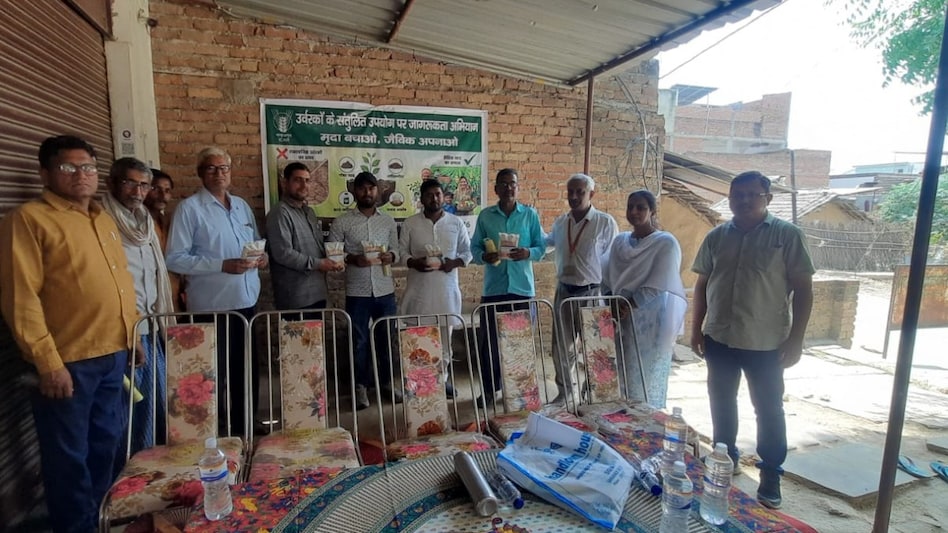 IIVR का मिशन ‘स्मार्ट खेती’: 45 दिन तक गांव-गांव पहुंचेंगे वैज्ञानिक, सिखाएंगे संतुलित खाद उपयोग IIVR का मिशन ‘स्मार्ट खेती’: 45 दिन तक गांव-गांव पहुंचेंगे वैज्ञानिक, सिखाएंगे संतुलित खाद उपयोग