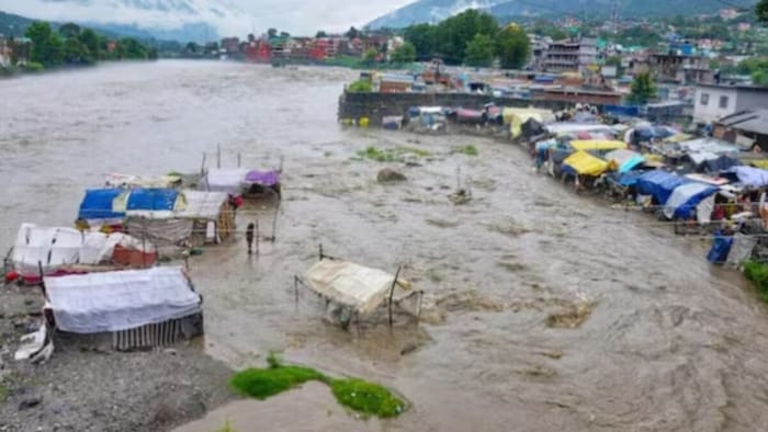 कई राज्यों में तबाही का मंजर