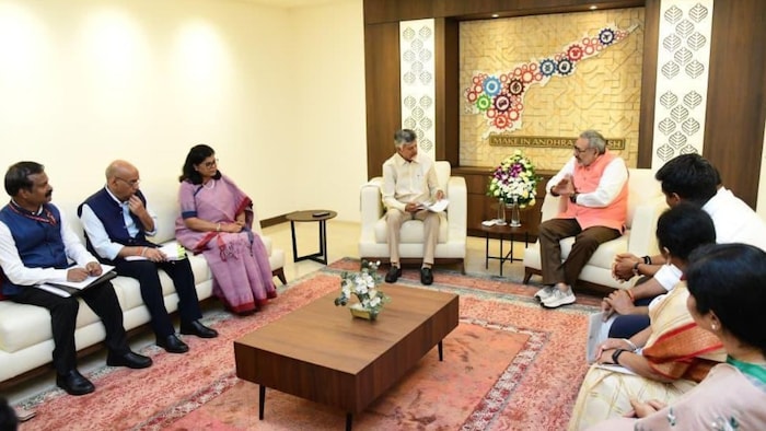 CM Naidu Meets Union Min Giriraj Singh