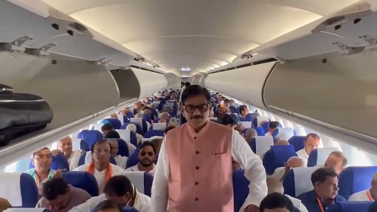 जेवर एयरपोर्ट से लखनऊ पहुंचे किसान