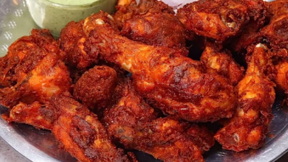 Poultry: India-US ट्रेड डील के बीच इसलिए हो रही पोल्ट्री की चर्चा, पढ़ें डिटेल Poultry: India-US ट्रेड डील के बीच इसलिए हो रही पोल्ट्री की चर्चा, पढ़ें डिटेल