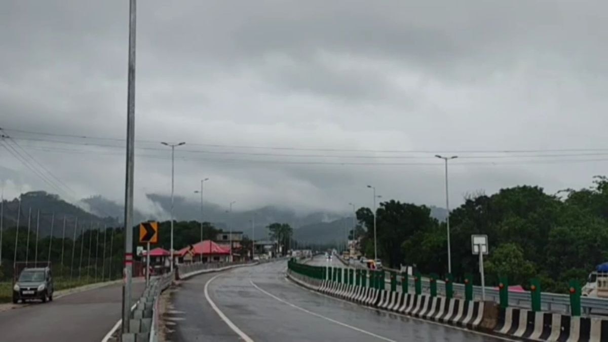कांगड़ा में झमाझम बारिश से मौसम बदला
