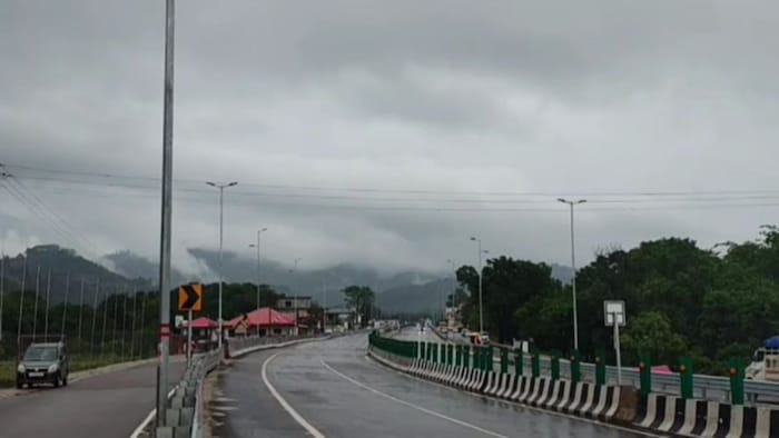 कांगड़ा में झमाझम बारिश से मौसम बदला
