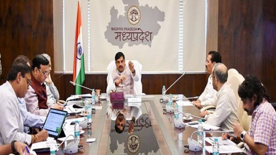 MP में किसानों की आय बढ़ाने और खेती की लागत घटाने का मेगा मिशन, जल्द शुरू होगी ऑनलाइन KCC सुविधा MP में किसानों की आय बढ़ाने और खेती की लागत घटाने का मेगा मिशन, जल्द शुरू होगी ऑनलाइन KCC सुविधा