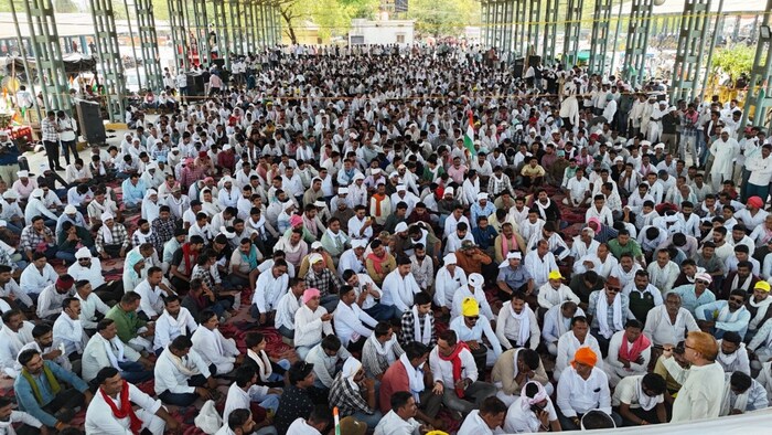बुलेट ट्रेन प्रोजेक्ट को लेकर घमासान