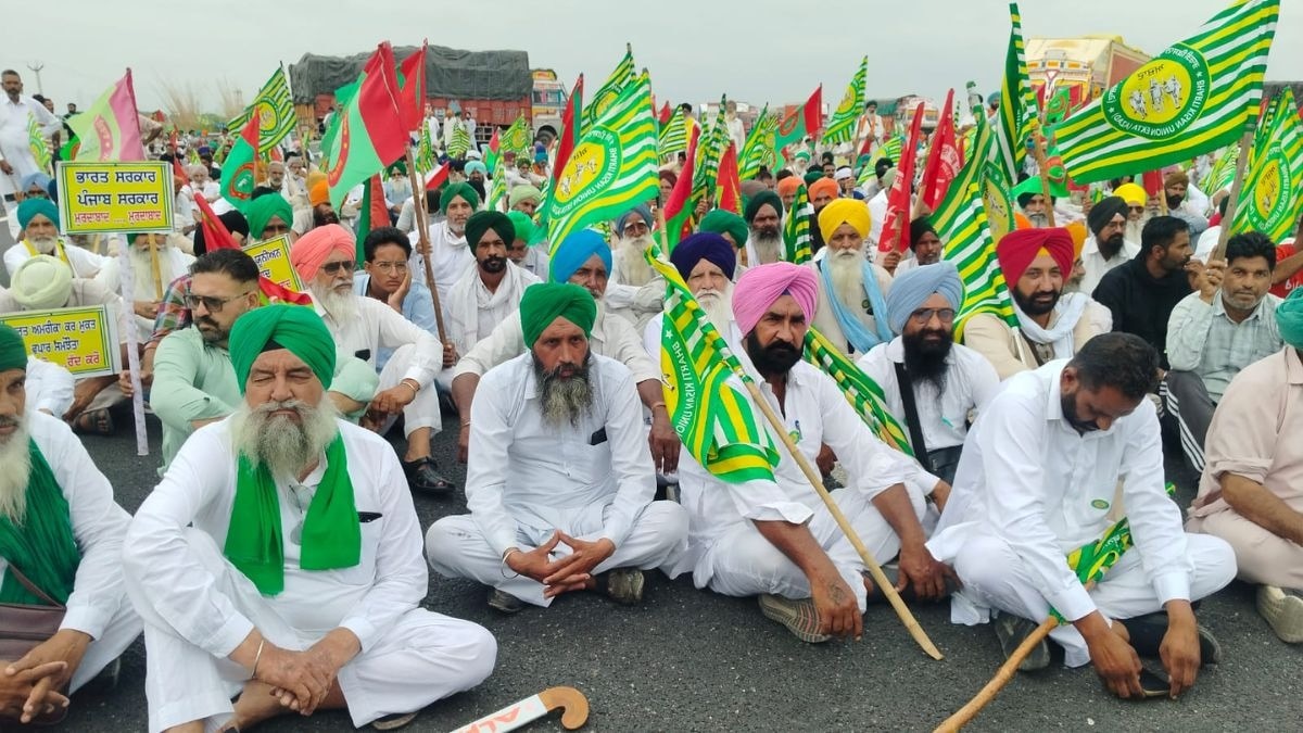 Farmers Protest: दिल्ली कूच पर किसानों को हरियाणा बॉर्डर पर रोका, खनौरी और शंभू बॉर्डर पर हाई अलर्ट