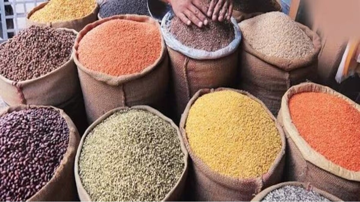 दालों का रकबा घटा