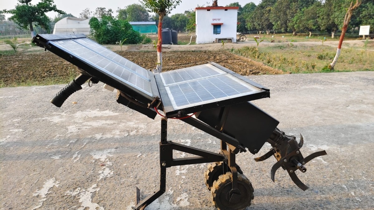 solar power weeder machine
