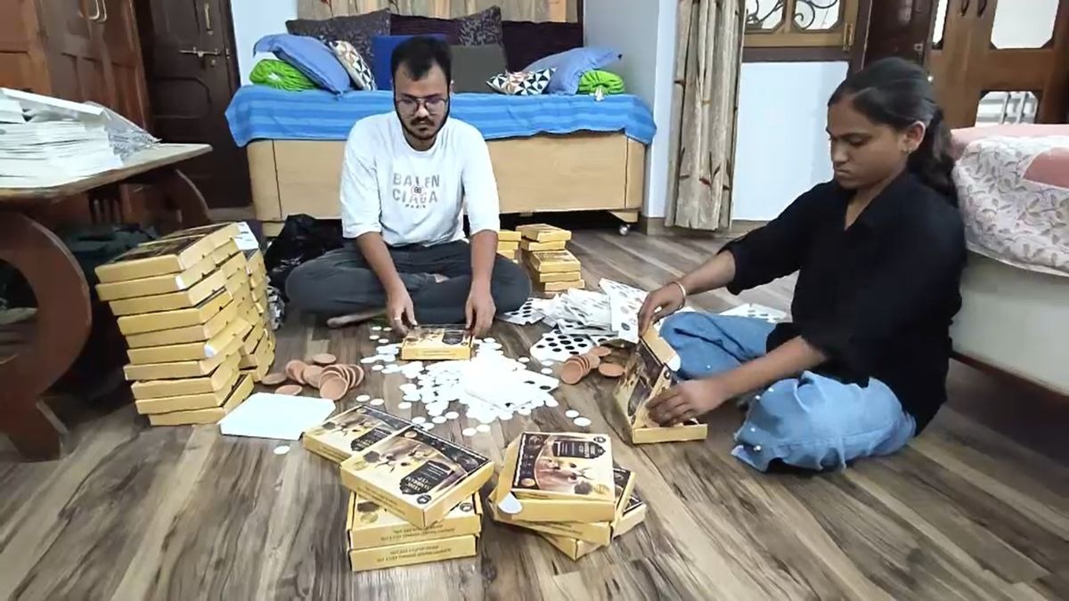 देसी गाय के गोबर से तैयार किया समरानी कप