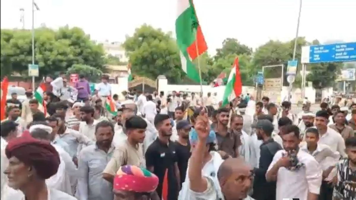 जमीन जाने के डर से किसानों का हल्ला बोल