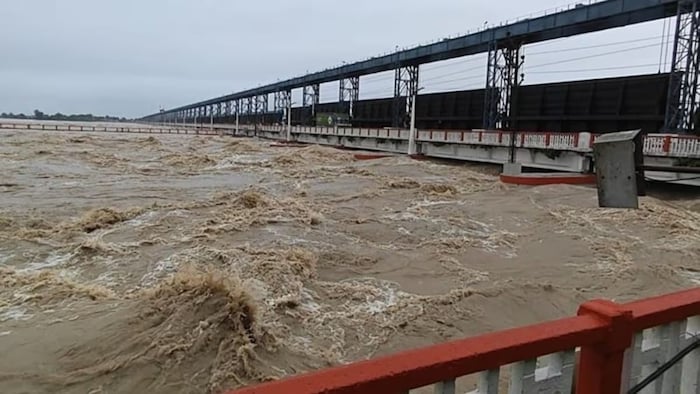 भीषण बाढ़ से बिहार में अलर्ट