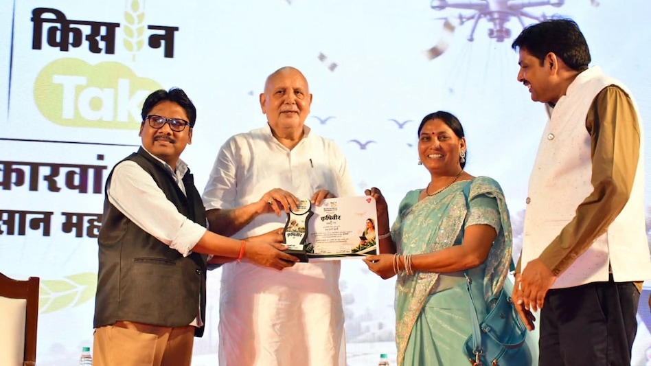 गोरखपुर से हुआ किसान कारवां 2.0 का आगाज, कृषि तकनीक, गन्ना खेती और काला नमक चावल पर हुई चर्चा गोरखपुर से हुआ किसान कारवां 2.0 का आगाज, कृषि तकनीक, गन्ना खेती और काला नमक चावल पर हुई चर्चा