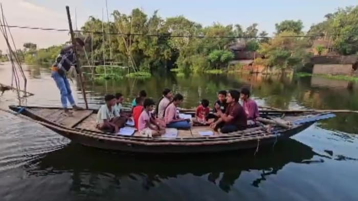 Bihar teacher turns boat into classroom to keep education going amid floods (Screengrab/ITG video)