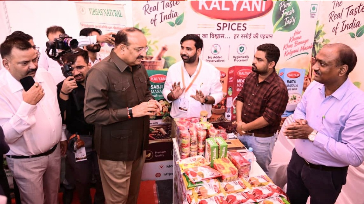 masala ki kheti उत्तर प्रदेश सरकार के राज्यमंत्री (स्वतंत्र प्रभार) दिनेश प्रताप सिंह