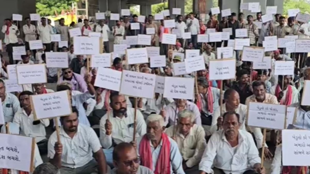 किसानों ने निकाली रैली