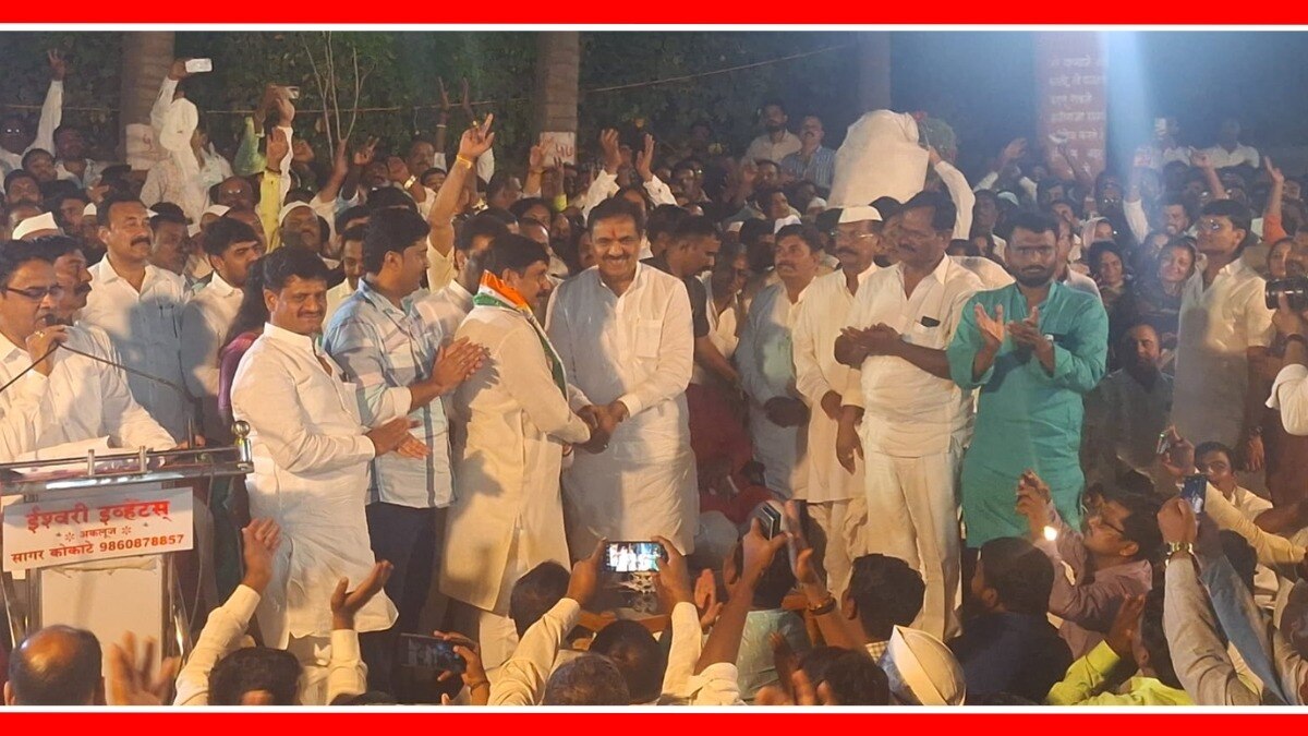 धैर्यशील मोहिते पाटील यांनी जयंत पाटील यांच्या उपस्थितीत राष्ट्रवादी काँग्रेसमध्ये प्रवेश केला.