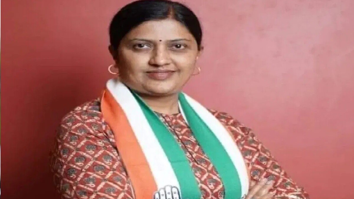  काँग्रेसकडूनही विधानपरिषद निवडणुकीसाठी उमेदवारांच्या नावाची घोषणा करण्यात आली आहे. 