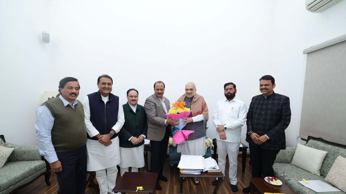 महाराष्ट्राच्या मुख्यमंत्री पदासाठी राजधानी दिल्लीत बैठक