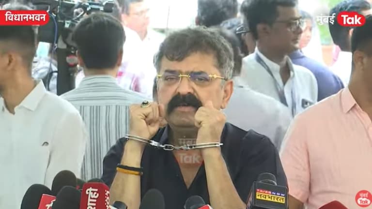 Maharashtra Assembly Session Live : पहिल्याच दिवशी विरोधक माणिकराव कोकाटे, धनंजय मुंडेंविरोधात आक्रमक Mumbai Tak