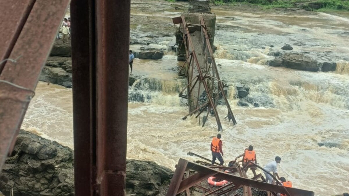 Indrayani River Bridg collapsed Indrayani River Bridg collapsed
