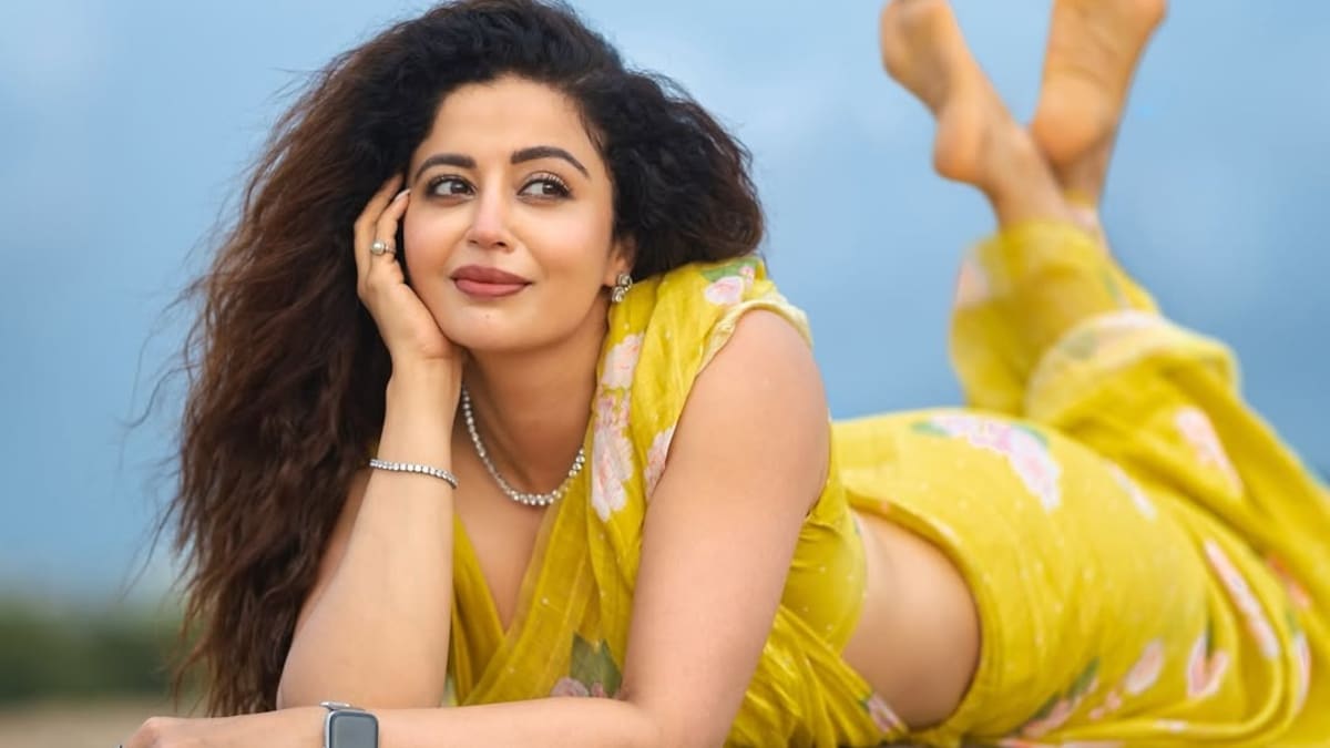 Neha Pendse Hot Photos Neha Pendse Hot Photos
