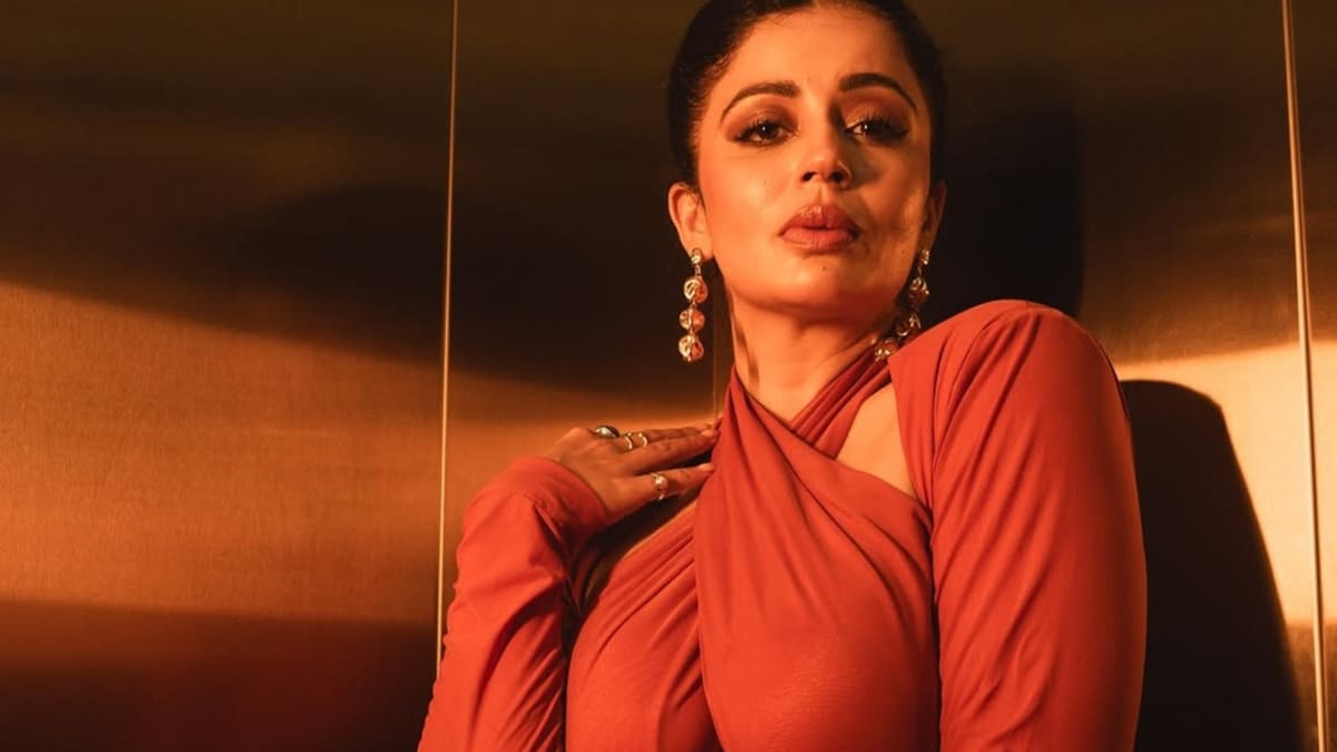 Neha Pendse Hot Photos Neha Pendse Hot Photos