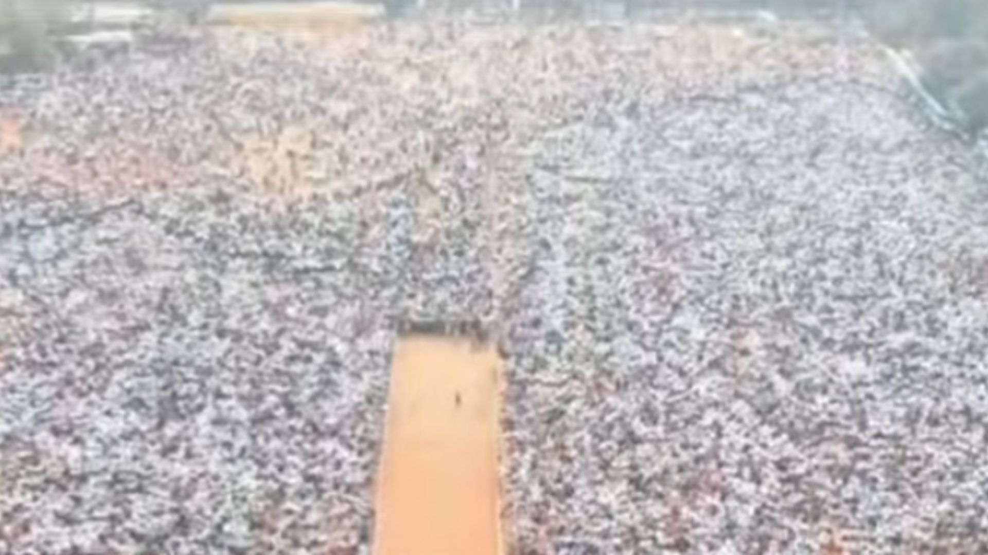 हजारो मान्यवर नेते उपस्थित 