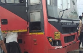 परभणी : एसटी बसची दुचाकीला धडक, एकाच कुटुंबातील तिघेजण चिरडले Parbhani Accident
