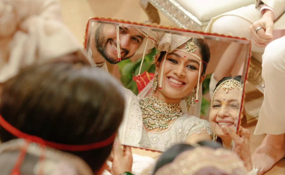 Revati Sule And sarang Lakhani Marriage Photo