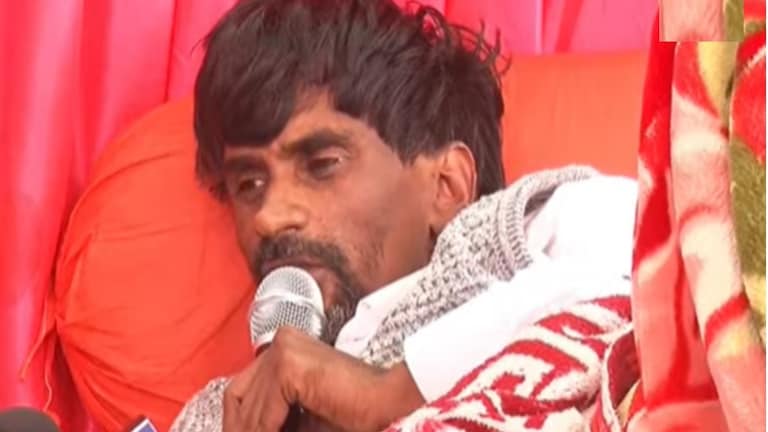Maratha Reservation : उठता, बसता येईना...कंठ दाटला, मनोज जरांगेंची प्रकृती खालावली! manoj jarange health deteriorated third day of fasting maratha reservaton cm eknath shinde
