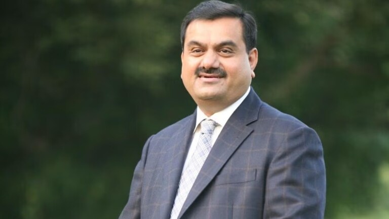 Gautam Adani : 'धारावी'नंतर 'ही' जागा अदानी खरेदी करणार? महाराष्ट्र राज्य रस्ते विकास महामंडळाने (MSRDC) मोक्याच्या ठिकाणी 24 एकरवर पसरलेल्या वांद्रे रिक्लेमेशन (Bandra Recalamation) जागेचा विकास करण्याचा निर्णय घेतला होता.