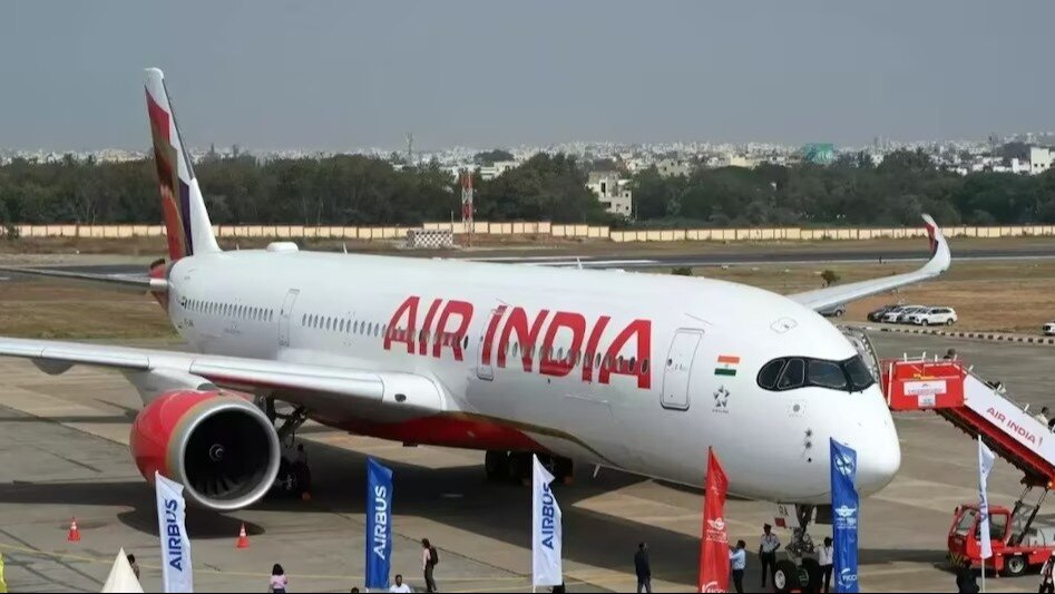 Mumbai Airport : व्हीलचेअरच्या नादात गमावला जीव, वृद्धासोबत घडलं तरी काय? Mumbai Tak