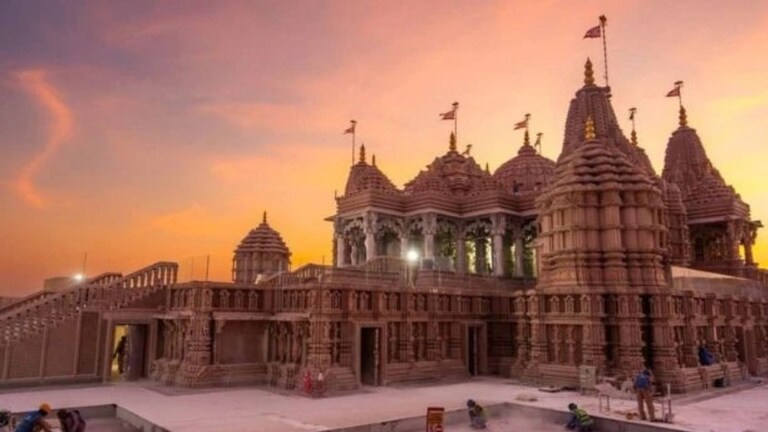 अबूधाबीतील स्वामीनारायण मंदिर आहे तरी कसं? ही आहेत 5 खास वैशिष्ट्य... Mumbai Tak