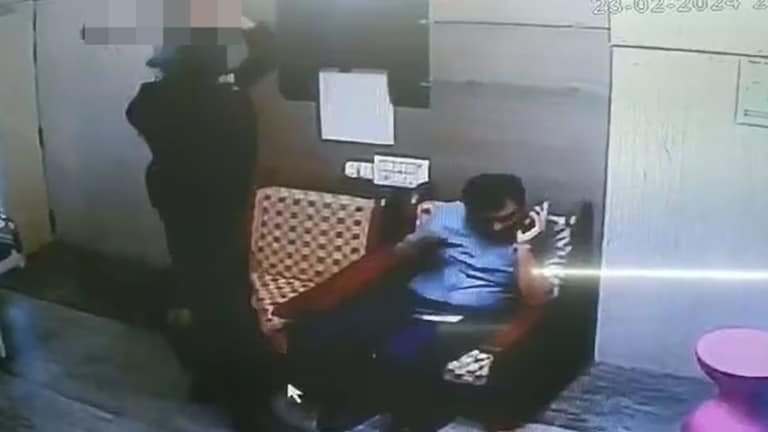 CCTV: 'बायकोची बदनामी करतो..', संतापलेल्या नवऱ्याचे डॉक्टरवर कोयत्याचे 18 वार; नाशिक हादरलं Nashik doctor attack