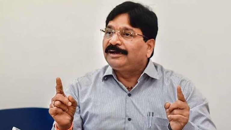 Ravindra Waikar यांना मोठा दिलासा, भूखंड घोटाळ्याविरोधात BMC करणार पुनर्विचार Ravindra waikar bmc