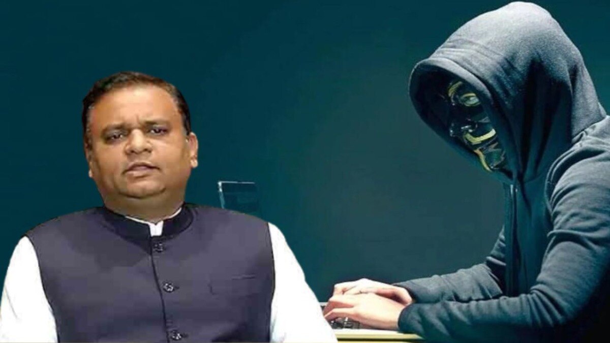 अज्ञात इसमाने नार्वेकरांचा ईमेल आयडी हॅक करून राज्यपालांना ईमेल पाठवल्याची माहिती आहे. 