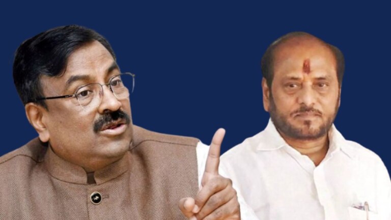 'महायुतीच्या मर्यादा...', फडणवीसांनंतर मुनगंटीवारांनी रामदास कदमांचे टोचले कान महायुतीमध्ये कोणत्याही नेत्यांनी आपले मत, भाष्य मांडताना ज्या महायुतीच्या मर्यादा आहेत