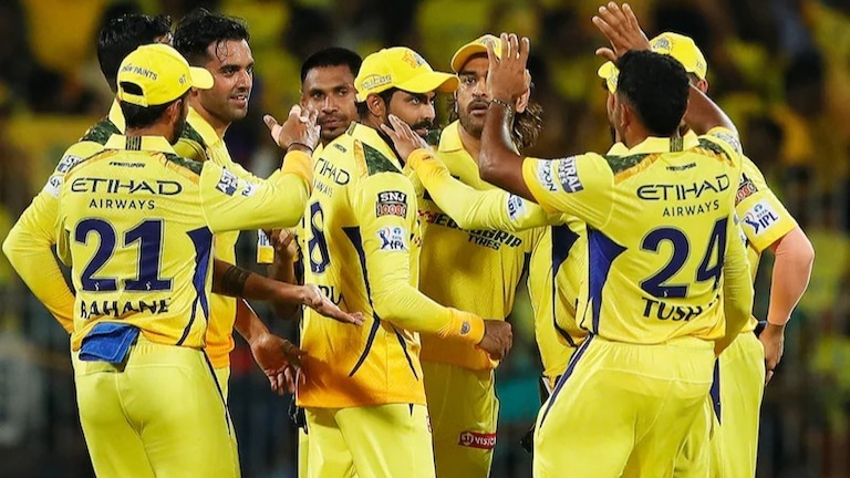IPL 2024: होळीआधी CSK ने RCB ला टाकलं धुवून, पहिल्या सामन्यातच जिंकला डाव! Mumbai Tak