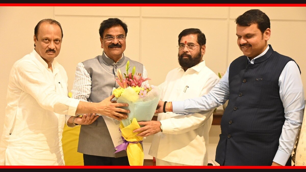 विजय शिवतारे यांचे बंड थोपवण्याचा प्रयत्न एकनाथ शिंदे आणि देवेंद्र फडणवीस यांच्याकडून झाला.
