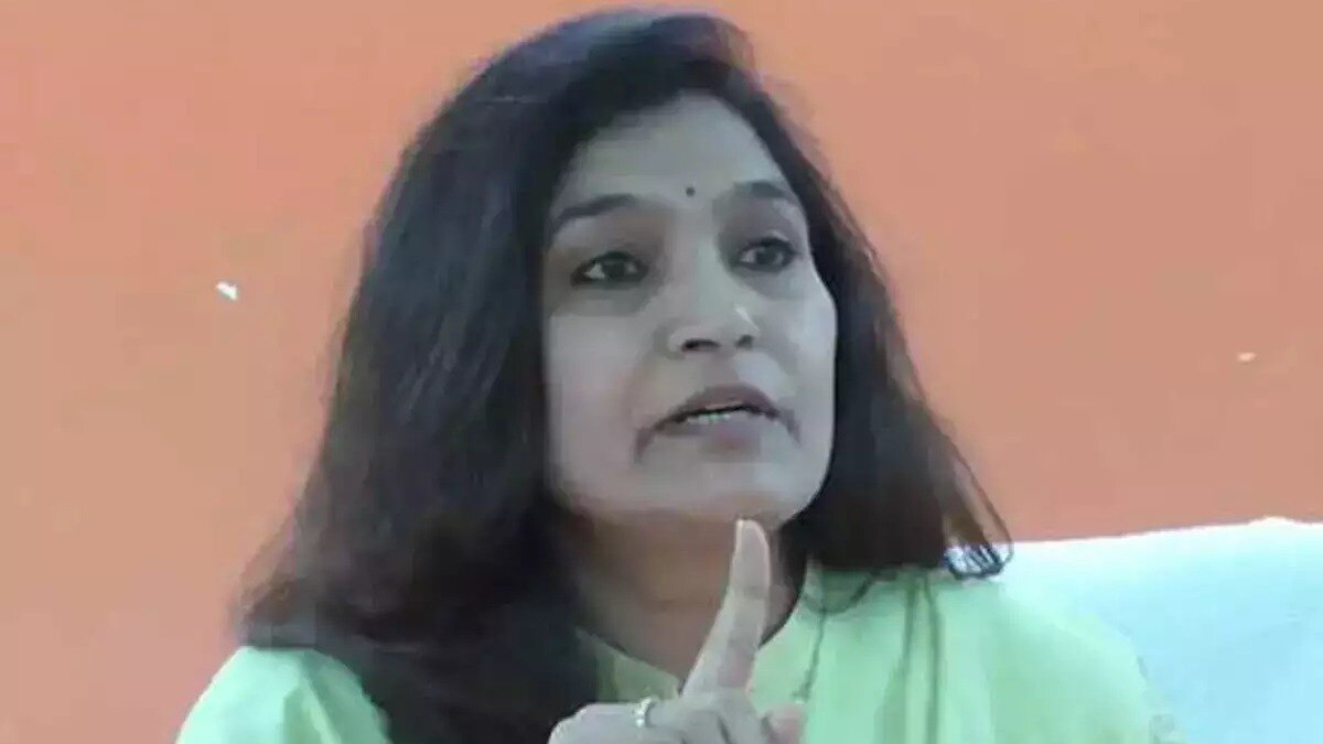 शिंदेंच्या शिवसेनेच्या भावना गवळी या विद्यमान खासदार आहेत. 